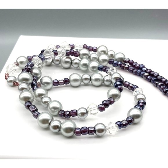 Vintage Grey and Purple Classy Necklace, Soft Gray Faux Pearls and Faceted - Picture 2 of 4